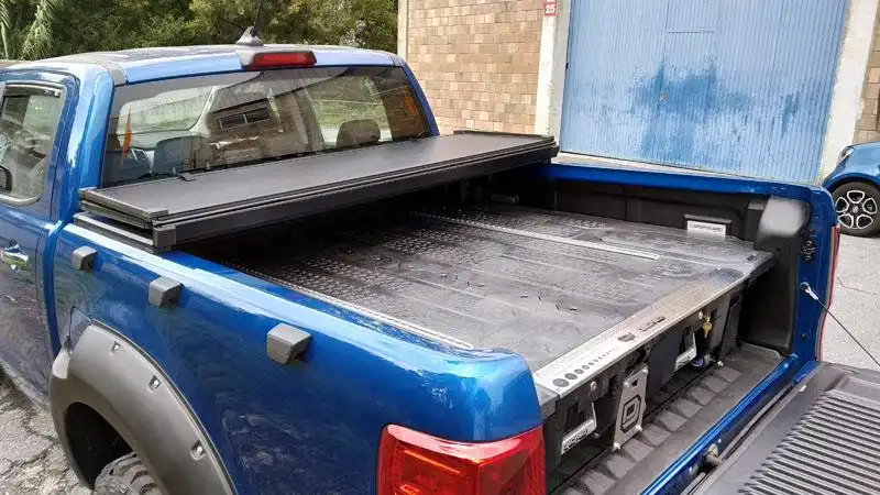 Cubierta plana Hard-Tri-Fold Ford Ranger 2023+ (excepto Wildtrak)