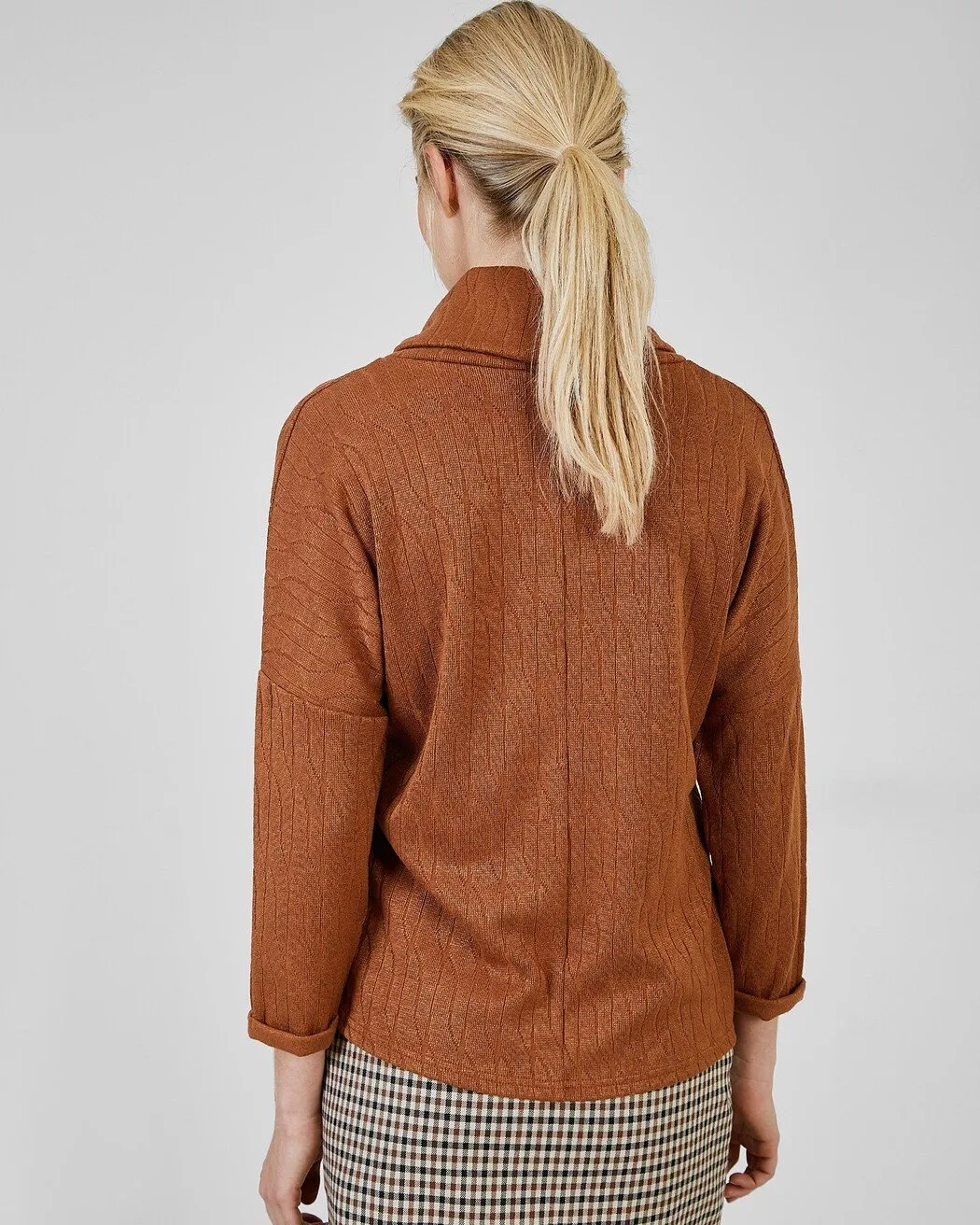 JERSEY CUELLO ALTO