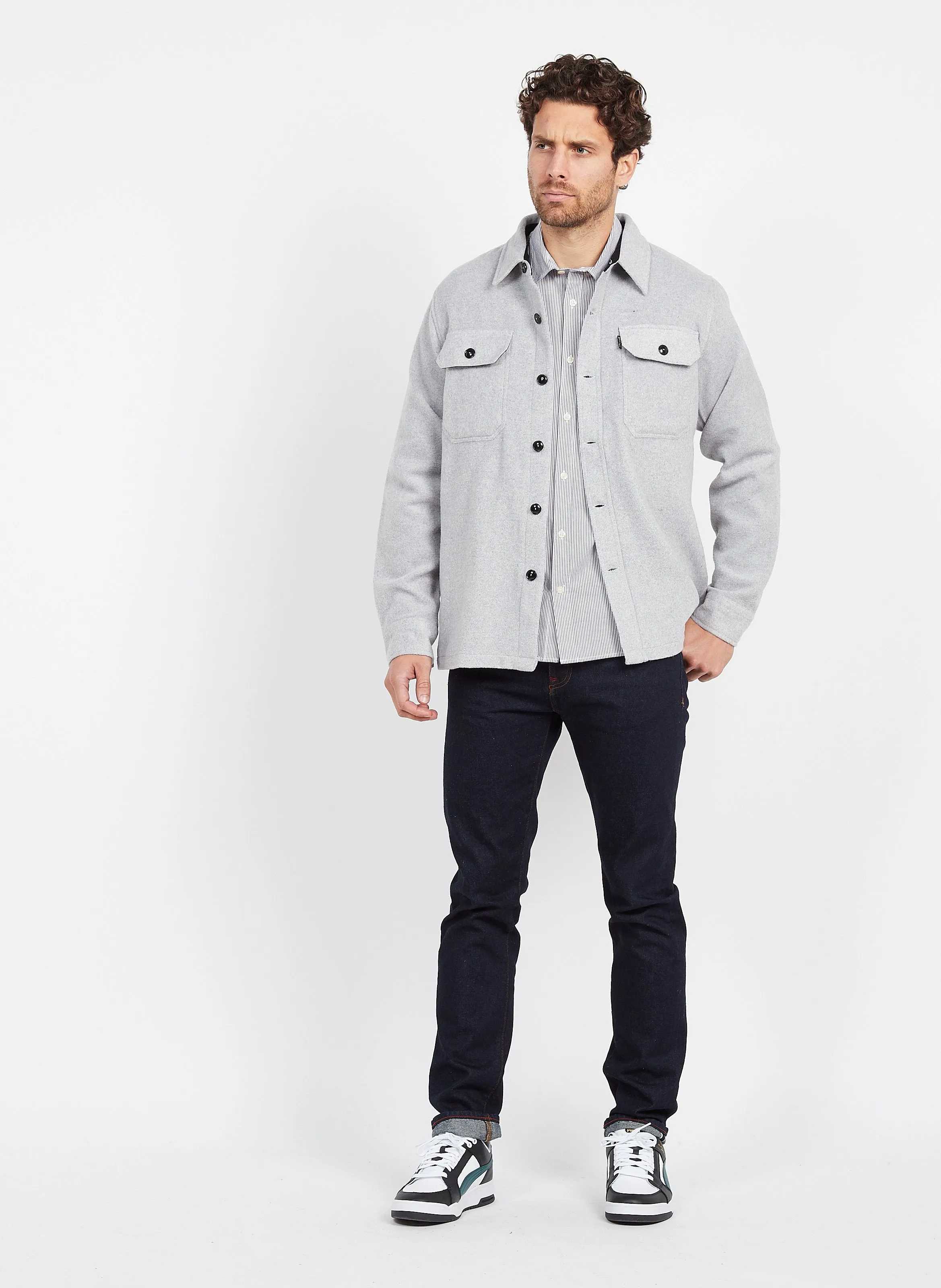 Sobrecamisa con cuello clásico en gris