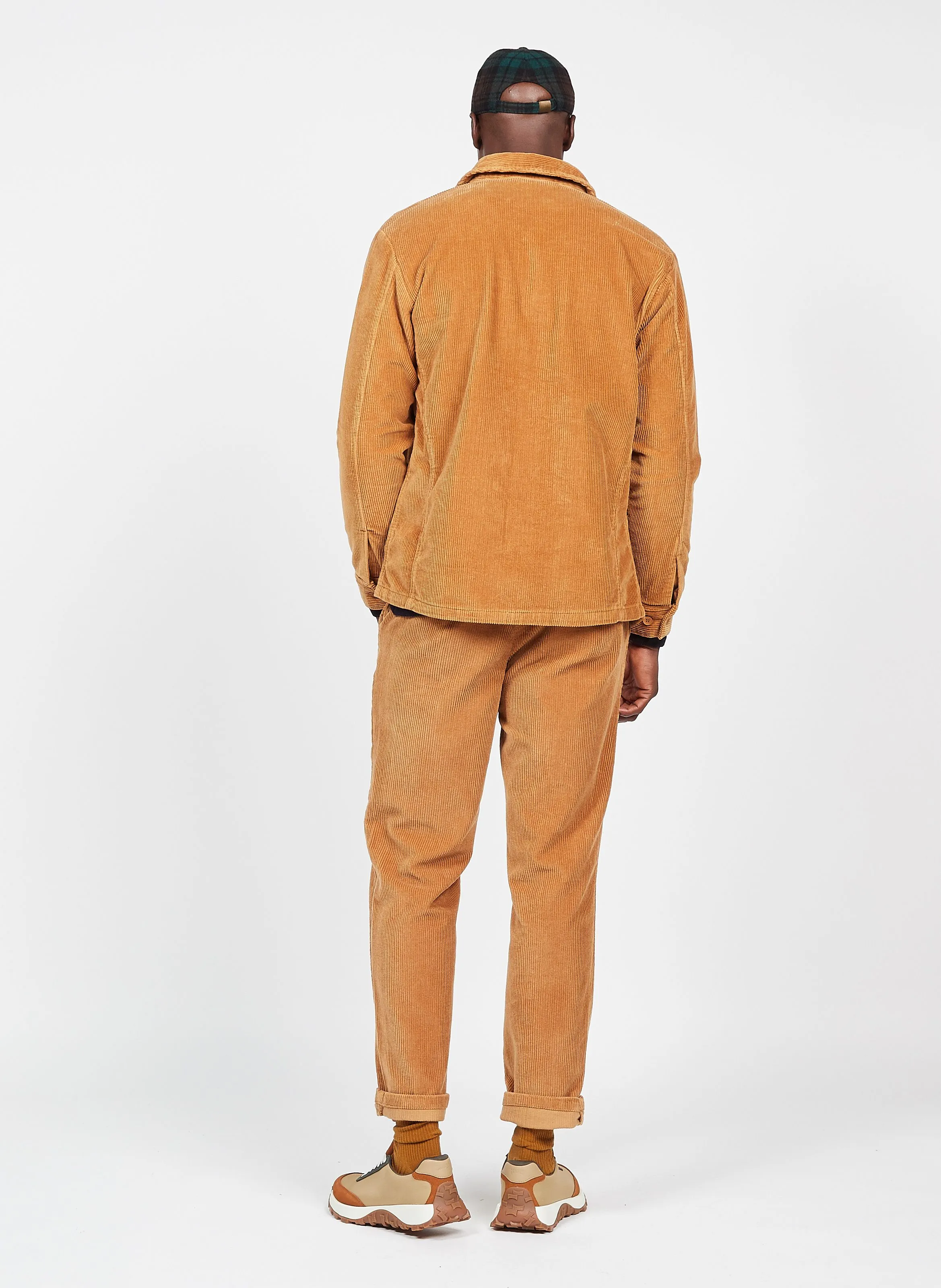 Sobrecamisa regular fit de algodón orgánico elástico con cuello clásico en marron
