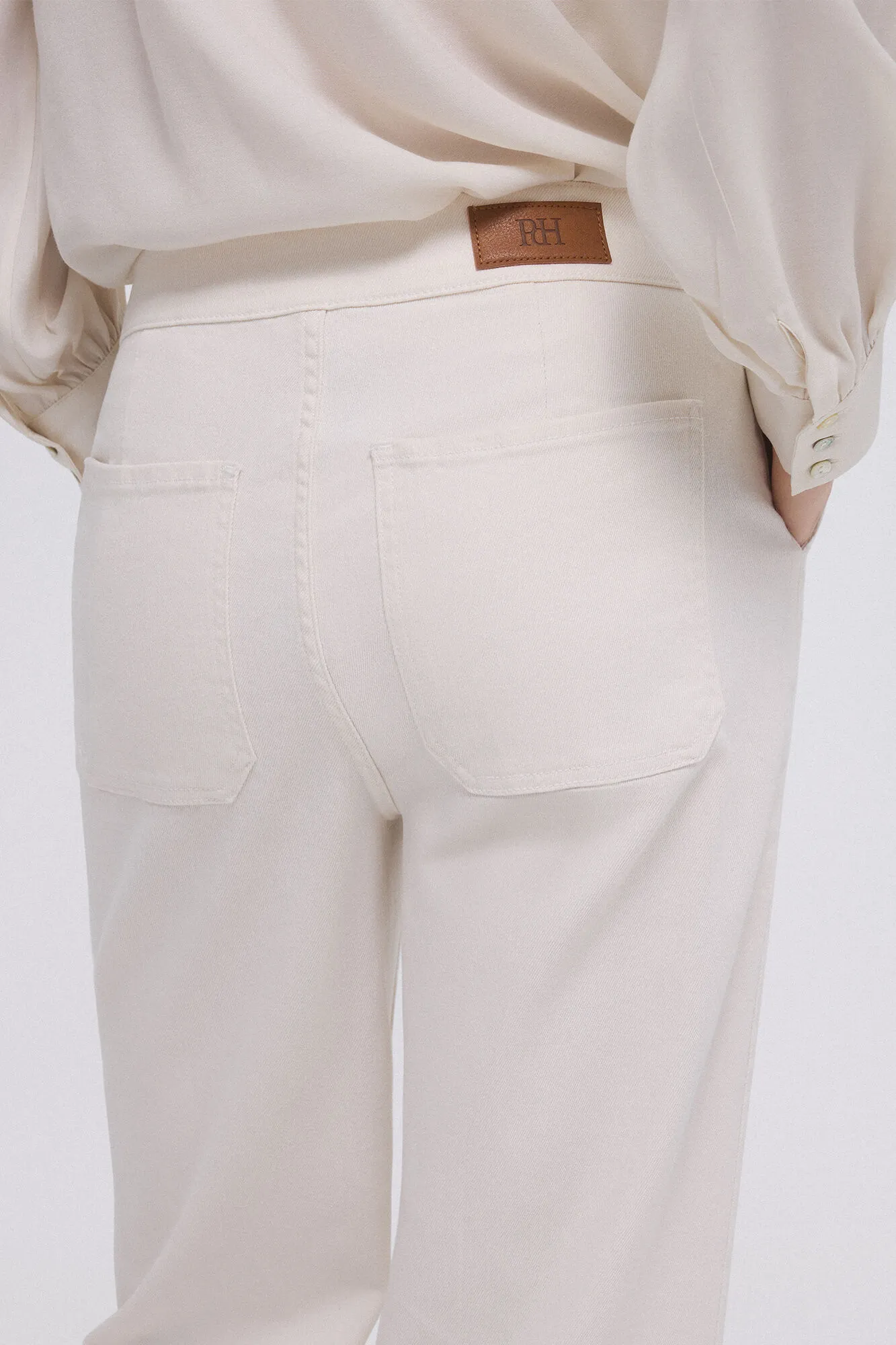 Straight cropped jeans