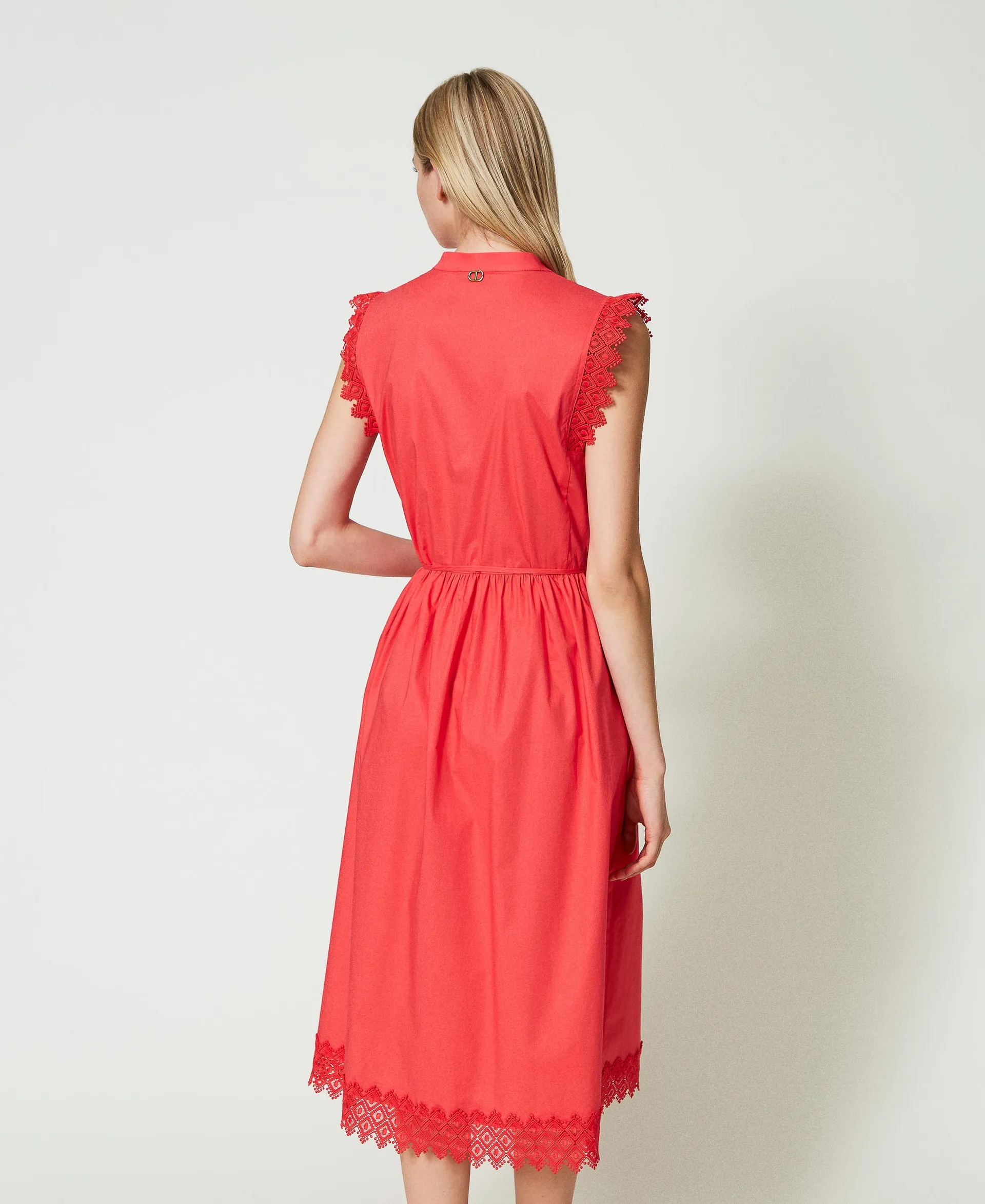 Vestido midi de popelina y macramé